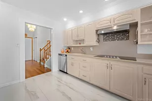 1239 Lynne St, Baldwin, NY 11510 - Photo 11