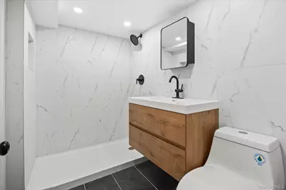 102-39 183 Place, Hollis, NY 11423 - Photo 31