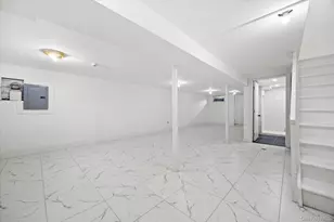 102-39 183 Pl, Hollis, NY 11423 - Photo 25