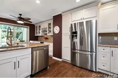 204 Mountain Ridge Drive #204, Mount Sinai, NY 11766 - Photo 7