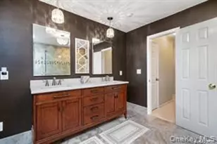 204 Mountain Ridge Dr, Mount Sinai, NY 11766 - Photo 13