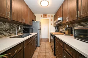 61-20 Grand Central Pkwy, Forest Hills, NY 11375 - Photo 7