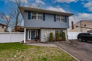 36 Leigh St, Huntington, NY 11743 - Photo 3