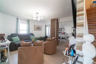 6 Linden Ave, Hempstead, NY 11550 - Photo 5
