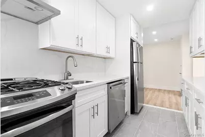20-44 23rd Street #2, Astoria, NY 11105 - Photo 5