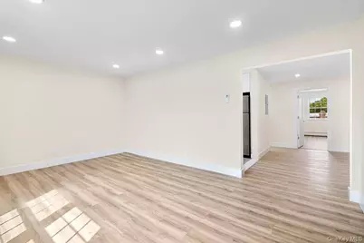 20-44 23rd Street #2, Astoria, NY 11105 - Photo 3