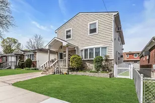 18-08 Murray St, Whitestone, NY 11357 - Photo 3