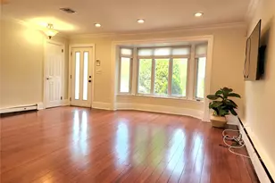 244 Martin Dr, Syosset, NY 11791 - Photo 5