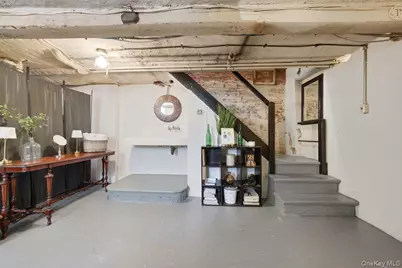 35 S Devoe Avenue, Yonkers, NY 10705 - Photo 13