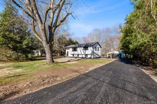 15 Whiteford Dr, Pleasant Valley, NY 12569 - Photo 3