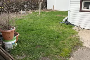 25-18 Deerfield Rd, Far Rockaway, NY 11691 - Photo 9