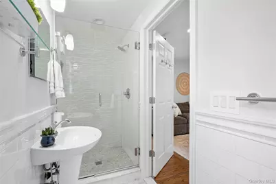 213 N Barry Avenue, Mamaroneck, NY 10543 - Photo 17