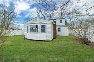 23 Lakewood Ave, Ronkonkoma, NY 11779 - Photo 25