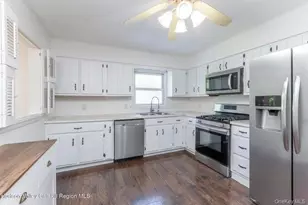 94 Tammany St, Kingston, NY 12401 - Photo 7