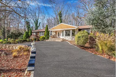 25 Farmington Lane, Melville, NY 11747 - Photo 3