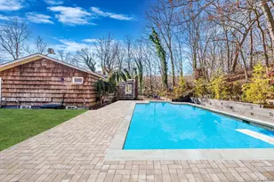 25 Farmington Ln, Melville, NY 11747 - Photo 11