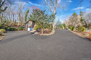 25 Farmington Ln, Melville, NY 11747 - Photo 5