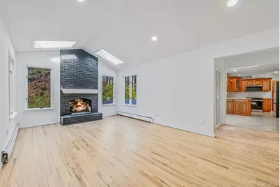 25 Farmington Lane, Melville, NY 11747 - Photo 15