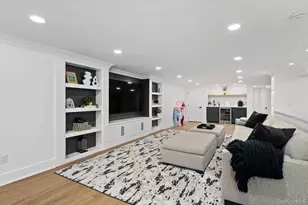 8 Astro Pl, Dix Hills, NY 11746 - Photo 29