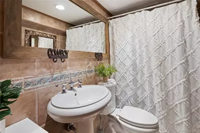 12 Kingswood Circle, Old Bethpage, NY 11804 - Photo 19