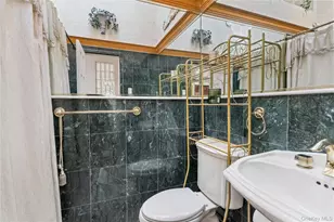 12 Kingswood Cir, Old Bethpage, NY 11804 - Photo 17