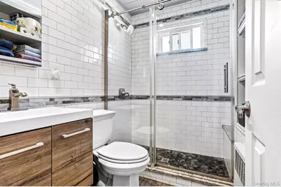160 Saint Marks Avenue, Freeport, NY 11520 - Photo 11