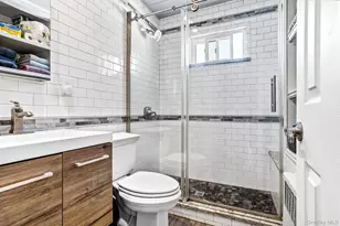 160 St Marks Ave, Freeport, NY 11520 - Photo 11