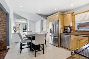 160 St Marks Ave, Freeport, NY 11520 - Photo 3