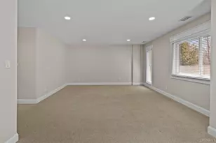 163 Boathouse Ln Ln, Bay Shore, NY 11706 - Photo 17