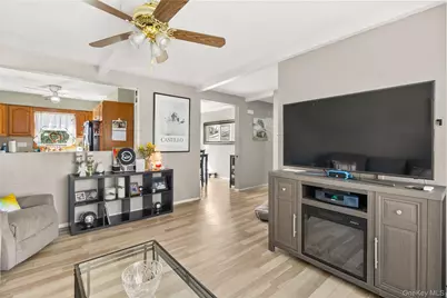 4 Erlwein Court, Massapequa, NY 11758 - Photo 7