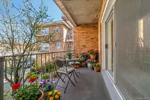 90 S Park Ave, Rockville Centre, NY 11570 - Photo 17