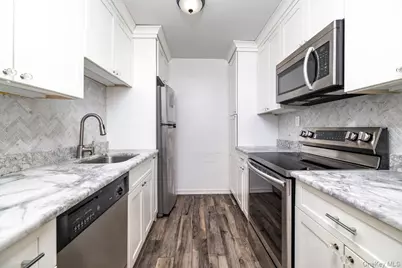 90 South Park Avenue #B3, Rockville Centre, NY 11570 - Photo 11