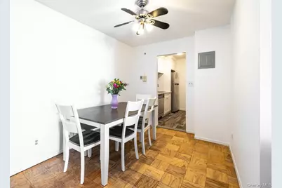 90 South Park Avenue #B3, Rockville Centre, NY 11570 - Photo 9