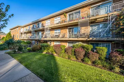 90 S Park Avenue #B3, Rockville Centre, NY 11570 - Photo 1