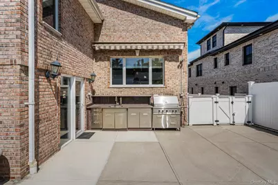 141-60 11th Avenue, Whitestone, NY 11357 - Photo 29