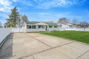 3114 Connecticut Ave, Medford, NY 11763 - Photo 3
