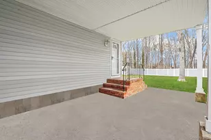 160 Hounslow Rd, Shirley, NY 11967 - Photo 31