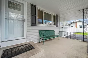 160 Hounslow Rd, Shirley, NY 11967 - Photo 3