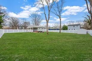 160 Hounslow Rd, Shirley, NY 11967 - Photo 37