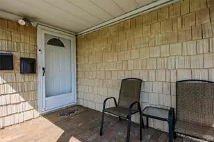 25 Lawrence St, New Hyde Park, NY 11040 - Photo 3