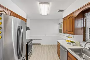 25 Lawrence St, New Hyde Park, NY 11040 - Photo 11