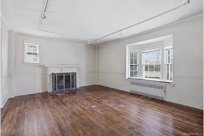 91 Port Washington Boulevard, Roslyn, NY 11576 - Photo 3
