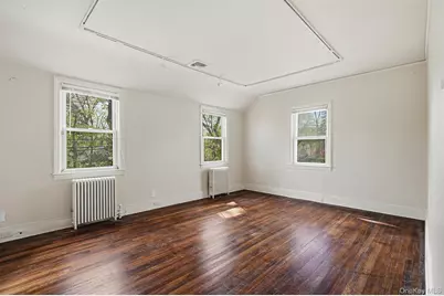 91 Port Washington Boulevard, Roslyn, NY 11576 - Photo 11