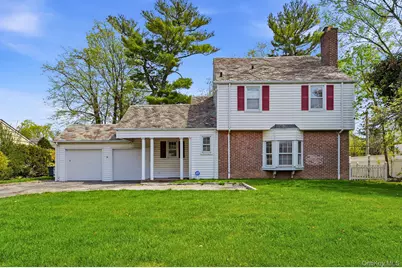 91 Port Washington Boulevard, Roslyn, NY 11576 - Photo 1