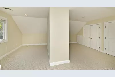 51 Fairfields Lane, Huntington Station, NY 11746 - Photo 29