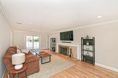 51 Fairfields Lane, Huntington Station, NY 11746 - Photo 15
