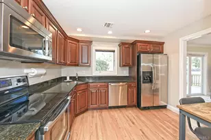 51 Fairfields Ln, Huntington Station, NY 11746 - Photo 9