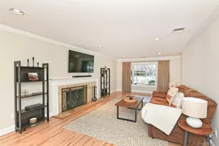 51 Fairfields Ln, Huntington Station, NY 11746 - Photo 13