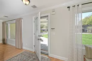 51 Fairfields Ln, Huntington Station, NY 11746 - Photo 3