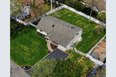 51 Fairfields Lane, Huntington Station, NY 11746 - Photo 37